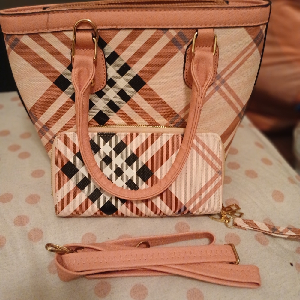 Stylish Pink Plaid Women's Bag Set NWOT